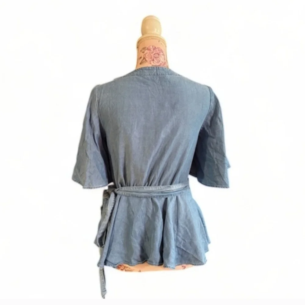 LOFT WOMEN'S BLUE CHAMBRAY WRAP PEPLUM FLOUNCY SLEEVES SIZE SMALL - Picture 4 of 4